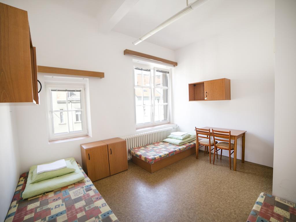 Dizzy Daisy Hostel Prague Room photo